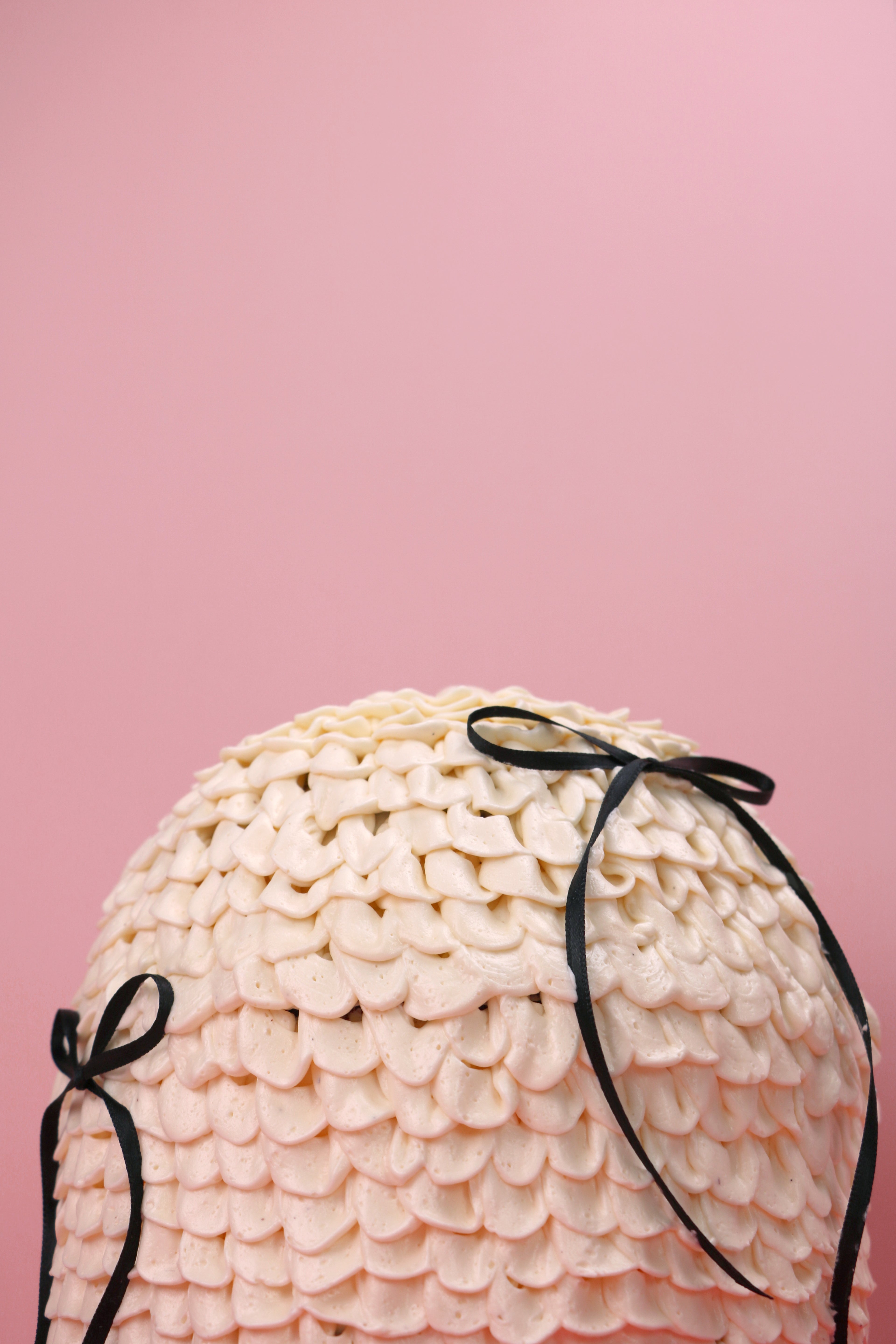 Dome-shaped vintage buttercream cake with ribbon – Cakeasion Uxbridge