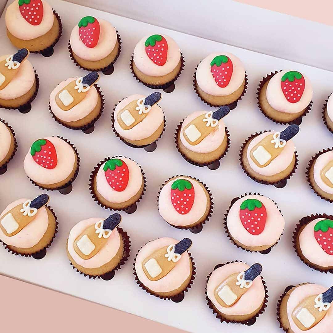 Champagne and Strawberries Mini-Cupcakes (24)