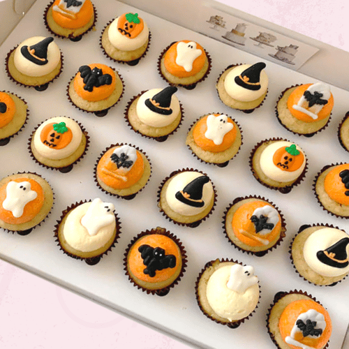 Halloween Treats Mini Cupcakes (24)