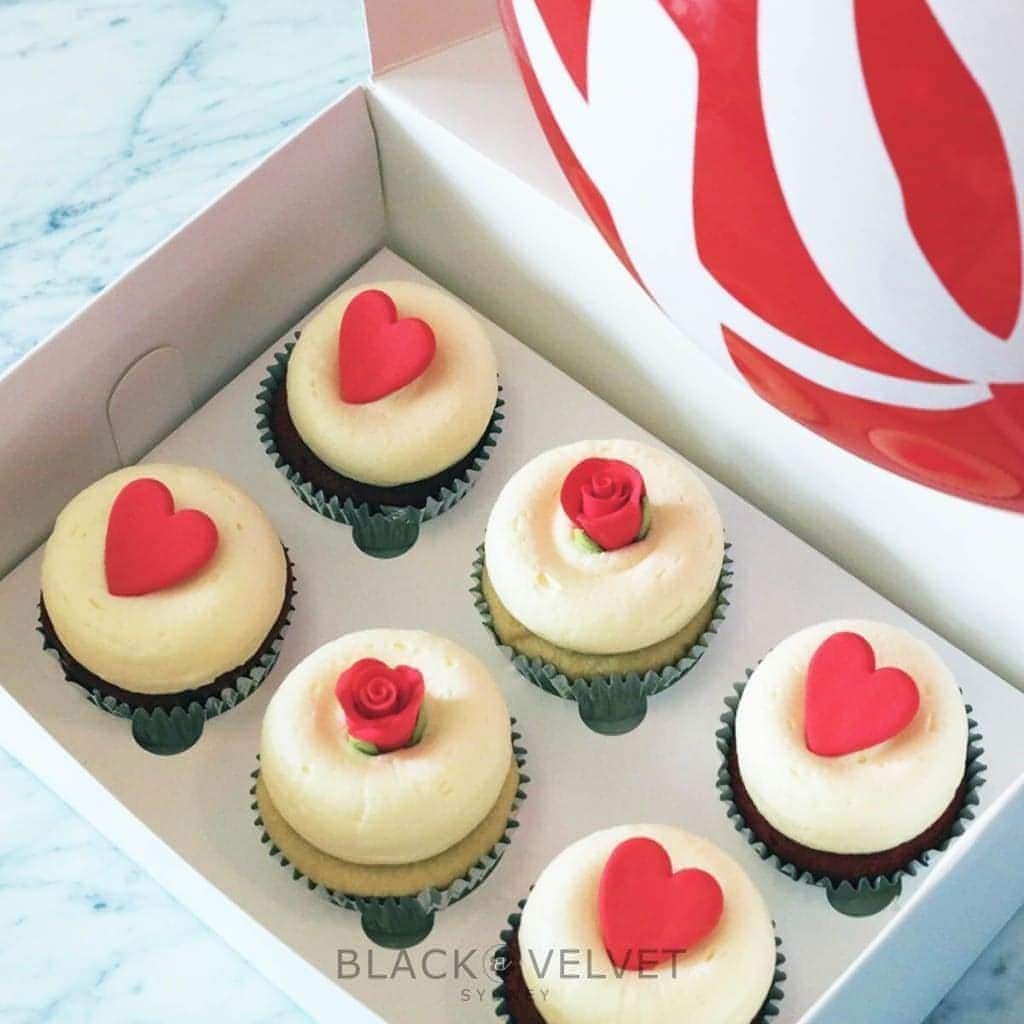 Roses and Hearts Gift Pack (6 Cupcakes, Balloon, Card) Sydney