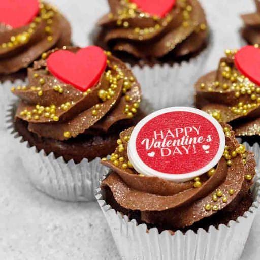 Valentine's Day Chocolate Lovers (6 Designer Cupcakes, Card, Balloon)