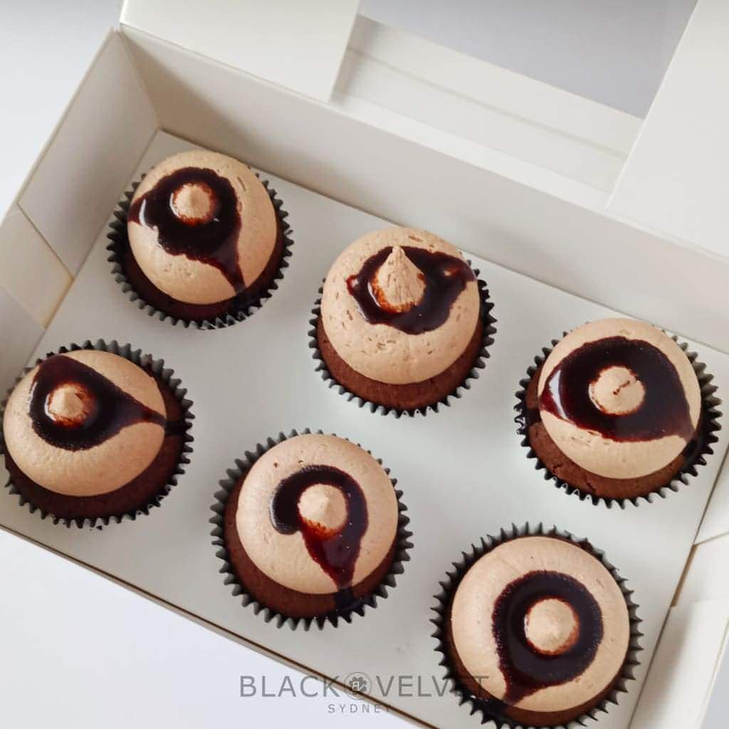 VEGAN Black Velvet Cupcake (6)